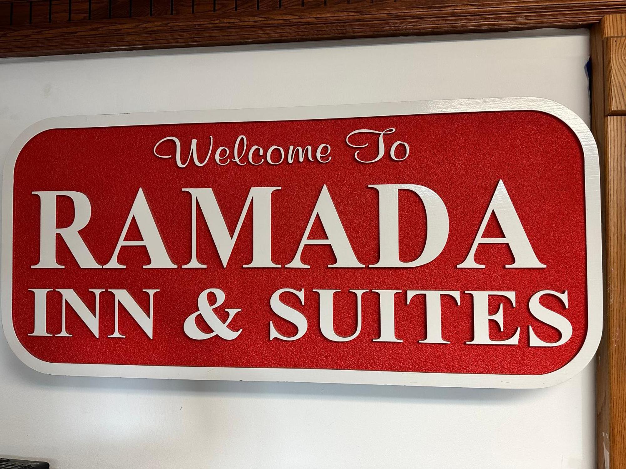 Ramada By Wyndham Saginaw Hotel & Suites Екстериор снимка