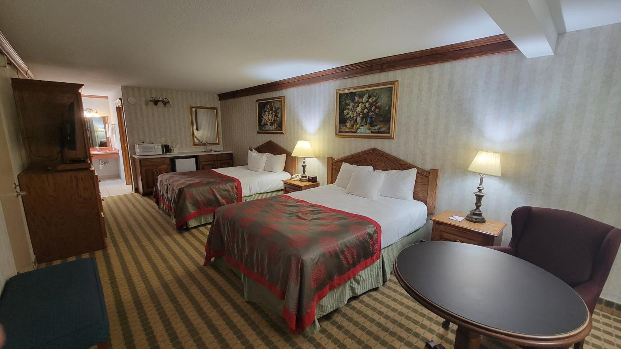 Ramada By Wyndham Saginaw Hotel & Suites Екстериор снимка